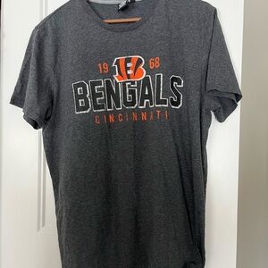 NFL Gray Short Sleeve Tee with Bengals Graphic Print